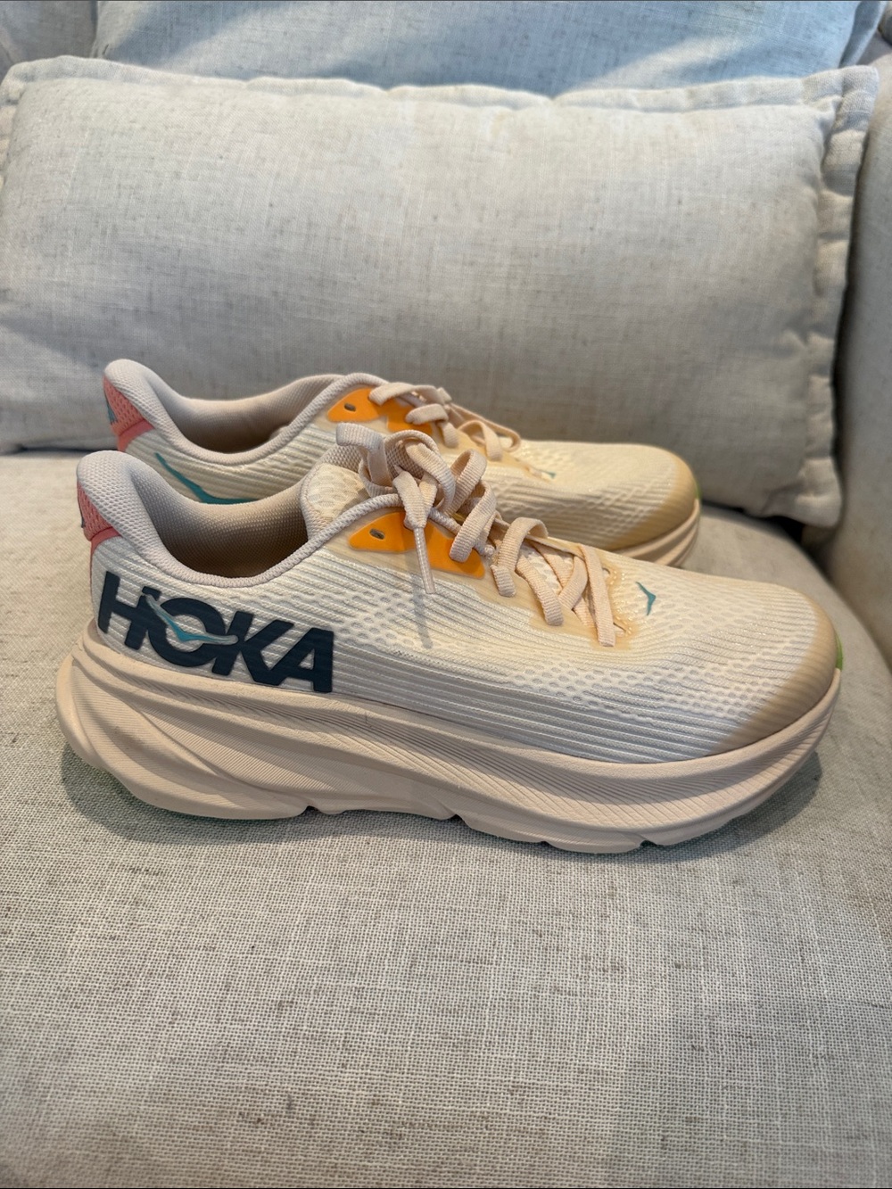 Hoka Clifton 9